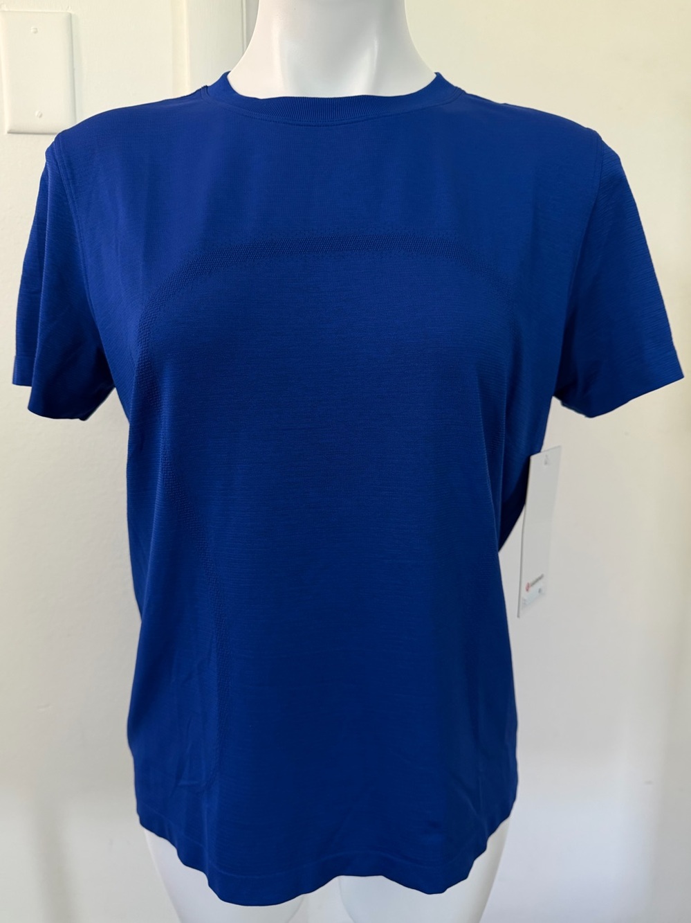 Lululemon - Swiftly Relaxed Short Sleeve - Size 6 - NWT